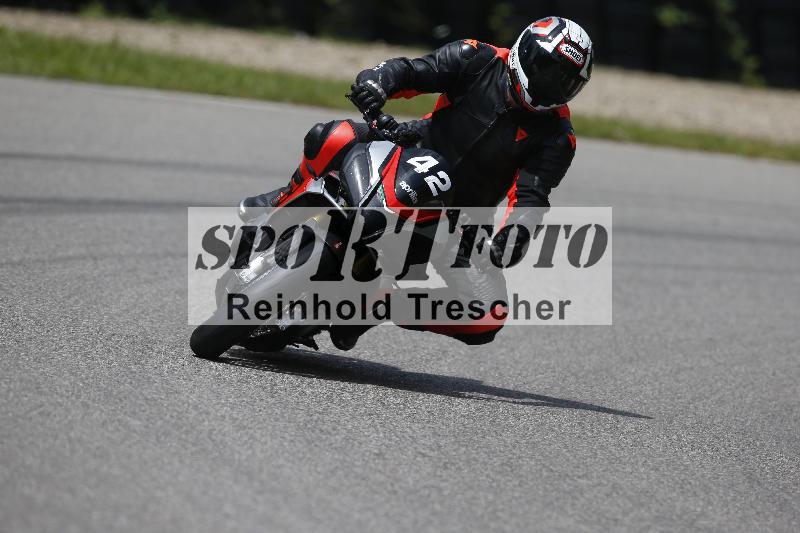 /Archiv-2024/29 12.06.2024 MOTO.CH Track Day ADR/Gruppe blau/42